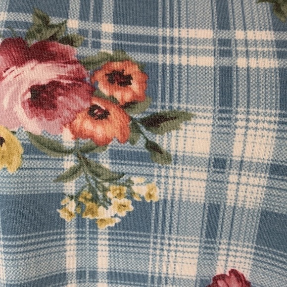 Easel Blouse Top Floral Print Cap Sleeve Flowy Size Medium - Picture 3 of 11